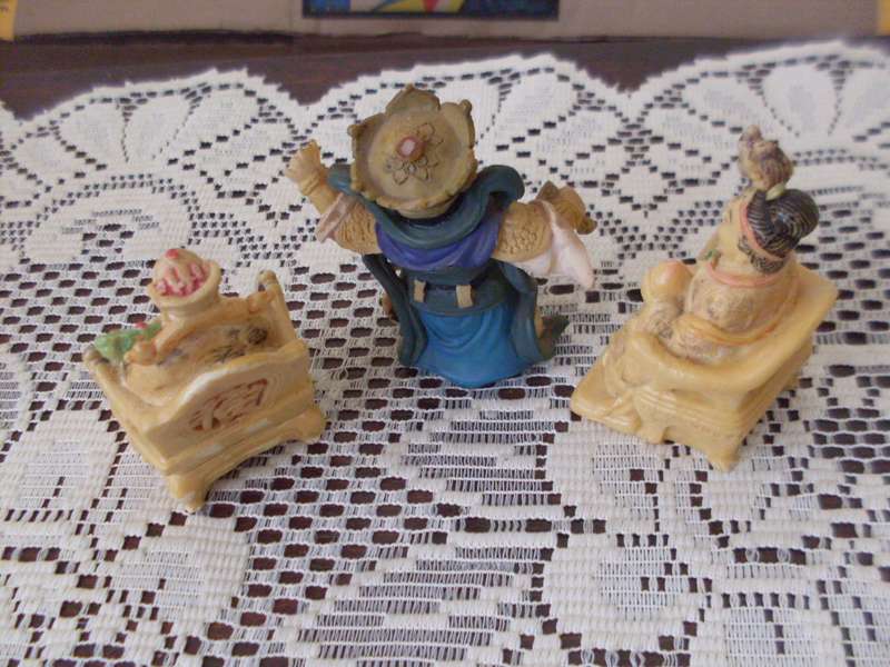 3 ORIENTAL FIGURINES..6 CM TALL EACH...ALL 3 HAVE MARKINGS