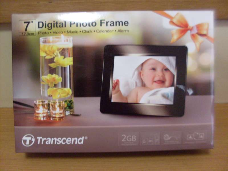 NEW TRANSCEND 7 INCH DESKTOP DIGITAL PHOTO FRAME...2GB AND REMOTE