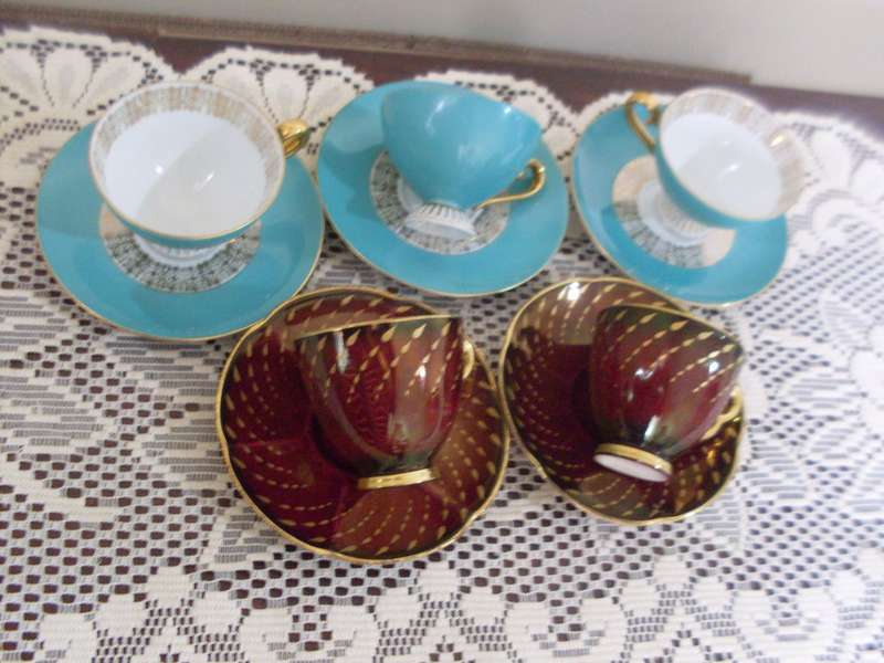 STUNNING VINTAGE GLAZED SMALL CUP DUOS ...10 PIECES....SEE PICS