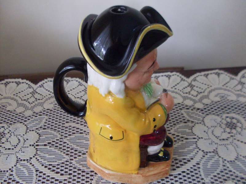 RARE CLASSIC TOBY STYLE MUG SHAPED TABLE LAMP BASE...YELLOW JACKET...MARKINGS RUBBED
