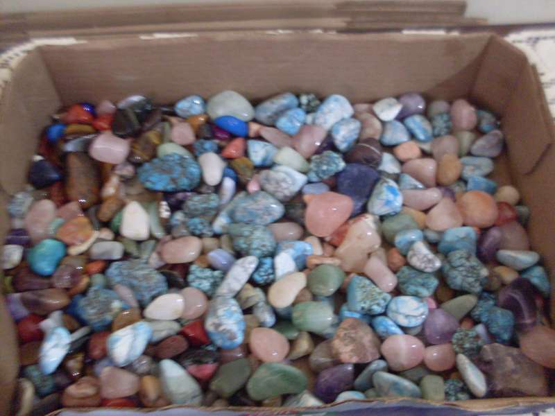 A COLLECTION OF LOVELY STONES ...MOST ARE POLISHED...3 . 8 KG