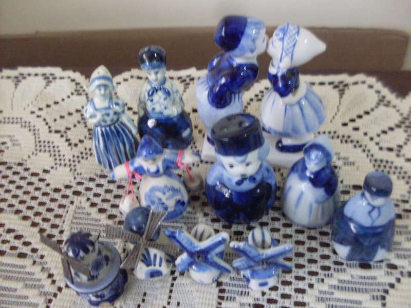 VARIOUS BLUE & WHITE DELFT + MORE OTHER CUTE PIECES