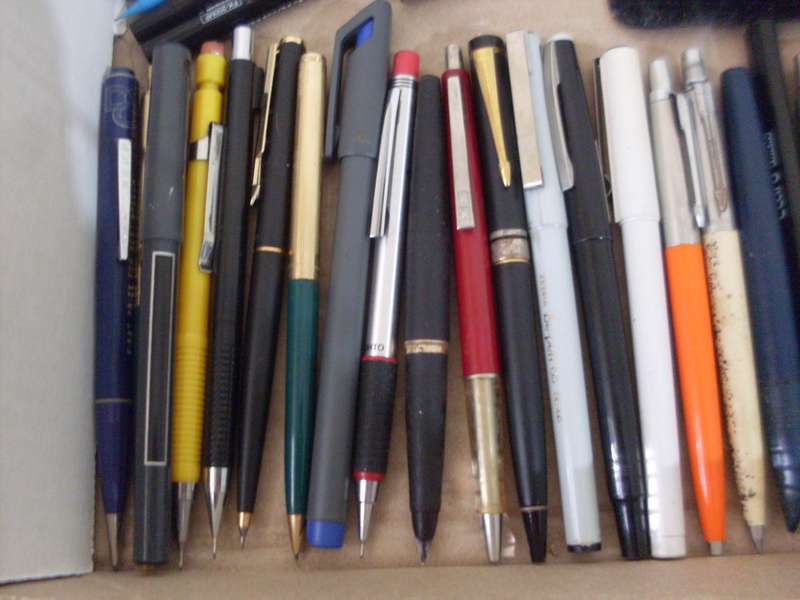 43 VARIOUS PENS/PENCILS......SOME PARKERS AND OTHERS...SOME WILL NEED REFILLS ETC
