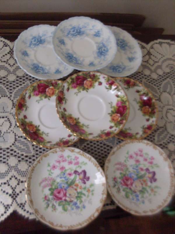 8 X ROYAL ALBERT  REPLACEMENT PIECES  3 SAUCERS TIFFANY  3 SAUCERS OLD COUNTRY ROSES3 NOSEGA PATTERN