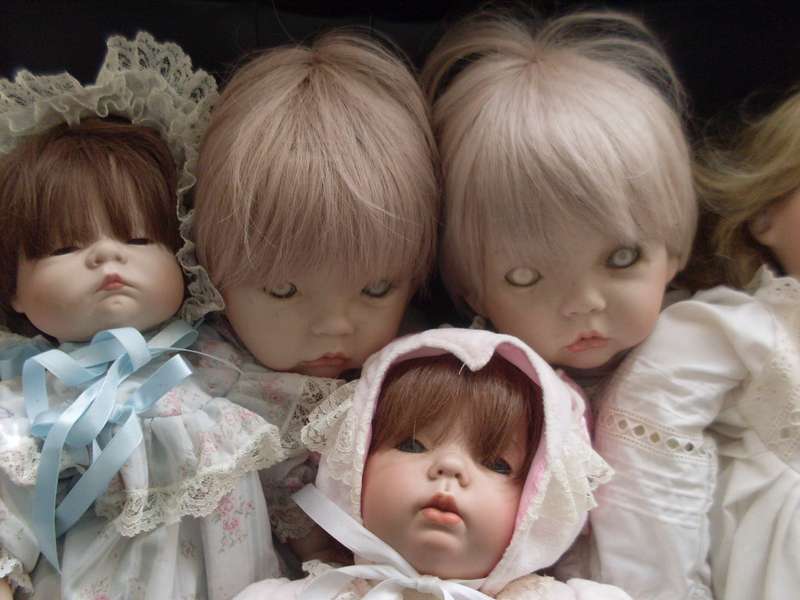 5 LOVELY LARGE PORCELAIN DOLLS ....ALL FOR 1 BID