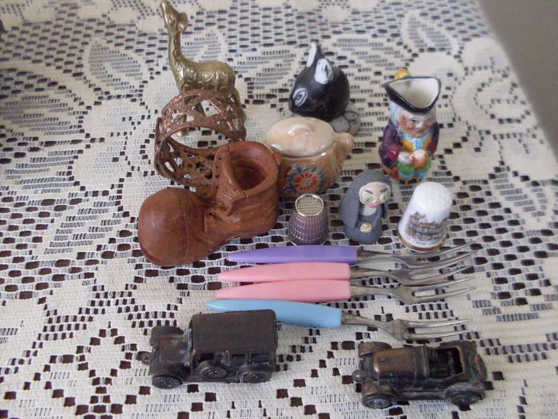 VENETIAN GLASS TOOTH PICKS  OTHER PRETTY ITEMS...SEE PICS FOR DETAIL