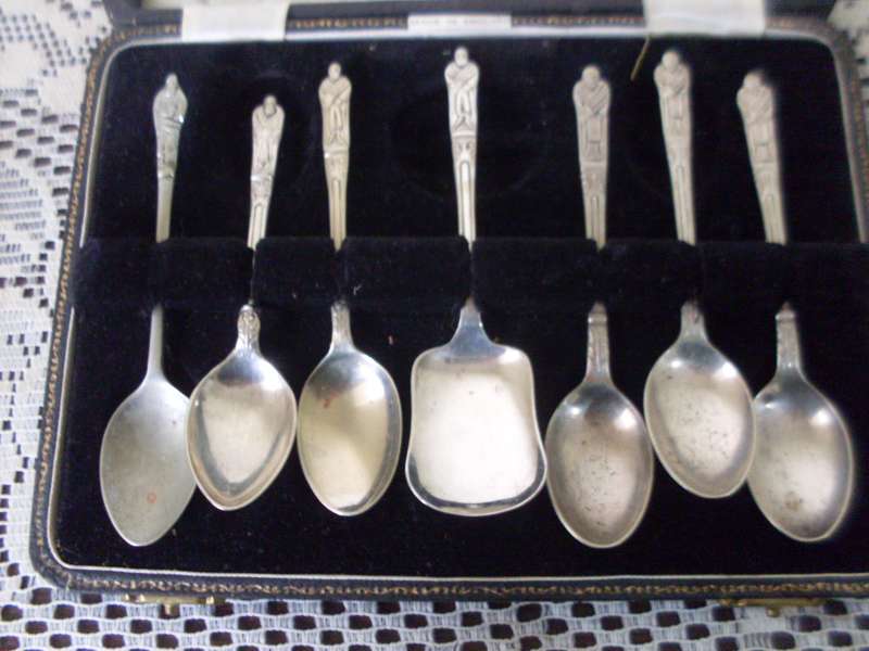 BOXED 6 EPNS APOSTLE TEASPOONS AND SUGAR SPOON ....1 TEASPOON IS DIFFERENT