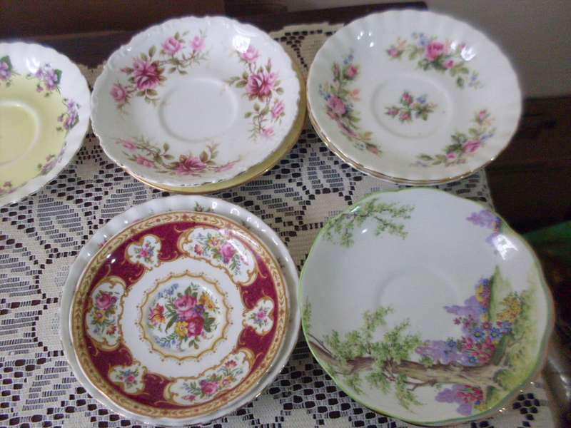 11 VARIOUS ROYAL ALBERT REPLACEMENT SAUCERS