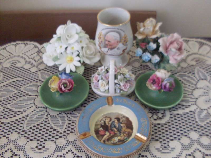 SOME PRETTY ITEMS ALL FOR 1 BID