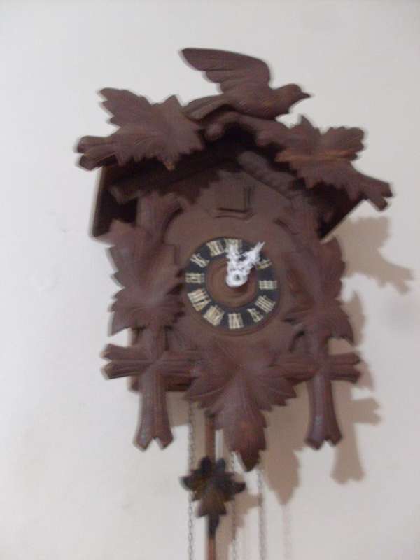 VINTAGE W.GERMAN CUCKOO CLOCK ( GM ANGEM)...WORKING