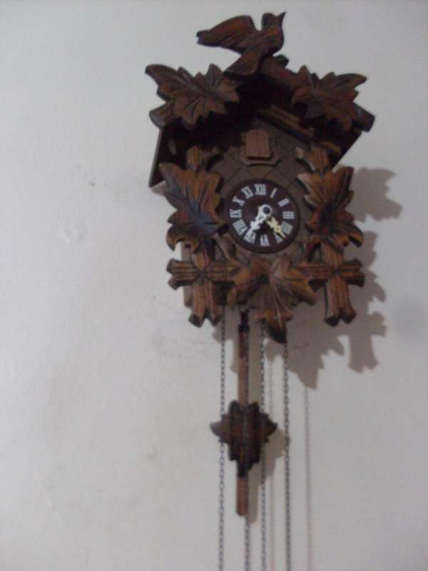 VINTAGE REGULA GERMAN CUCKOO CLOCK.....WORKING