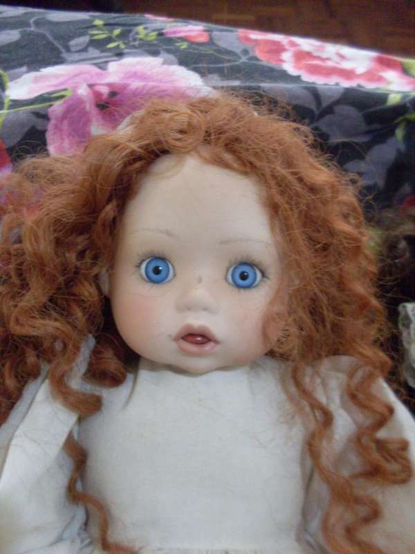 A COLLECTION OF VARIOUS SWEET PORCELAIN DOLLS