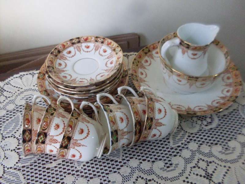 VINTAGE ROYAL ALBERT 21 PIECE LOVAIN PATTERN TEASET...SEE DESCRIPTION