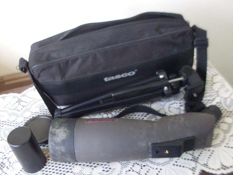 TASCO SPOTTING SCOPE 20 X 40 X 60 WITH TRIPOD AND SOFT CASE...