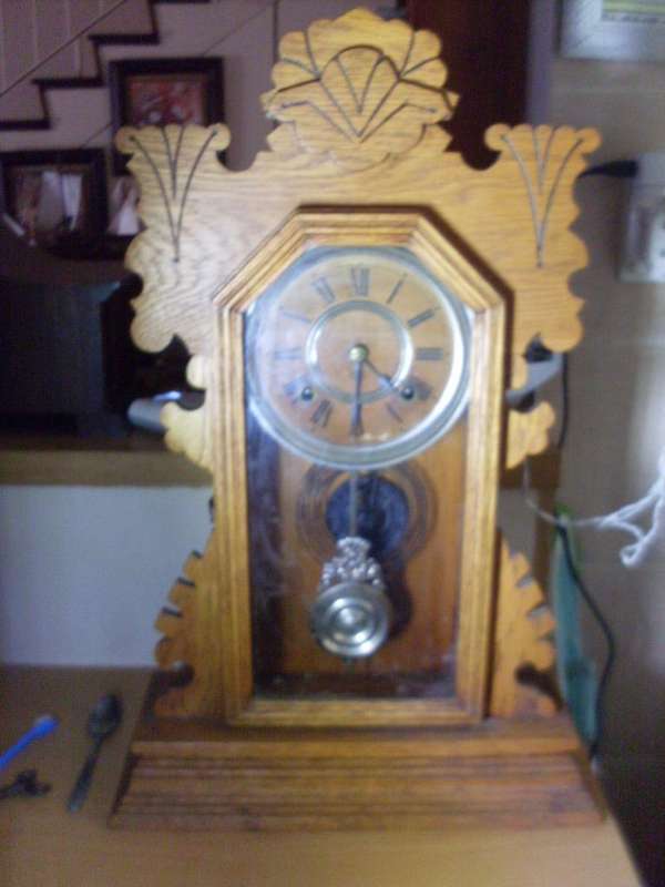 VINTAGE ANSONIA USA GINGERBREAD CLOCK ...WORKING....