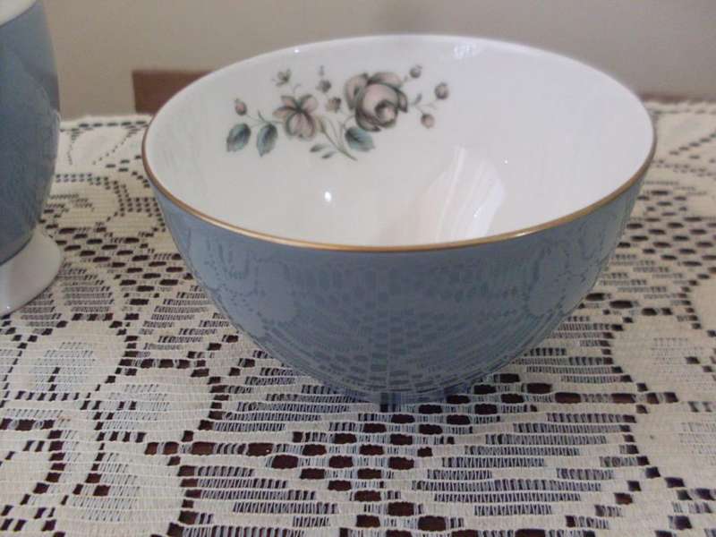 ROYAL DOULTON 23 PIECE TEASET ROSE ELEGANS PATTERN (NOW DISCONTINUED )DAMAGE FREE