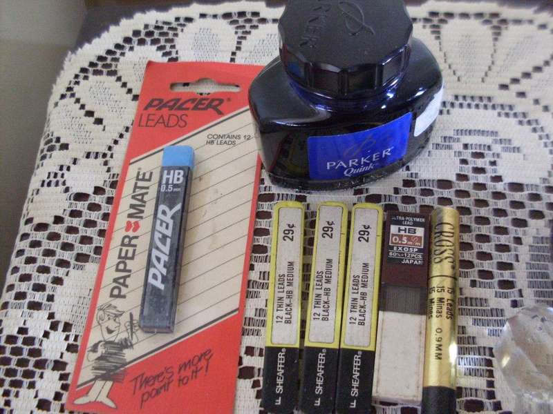 SOME PRETTY LITTLE THINGS ALL FOR 1 BID
