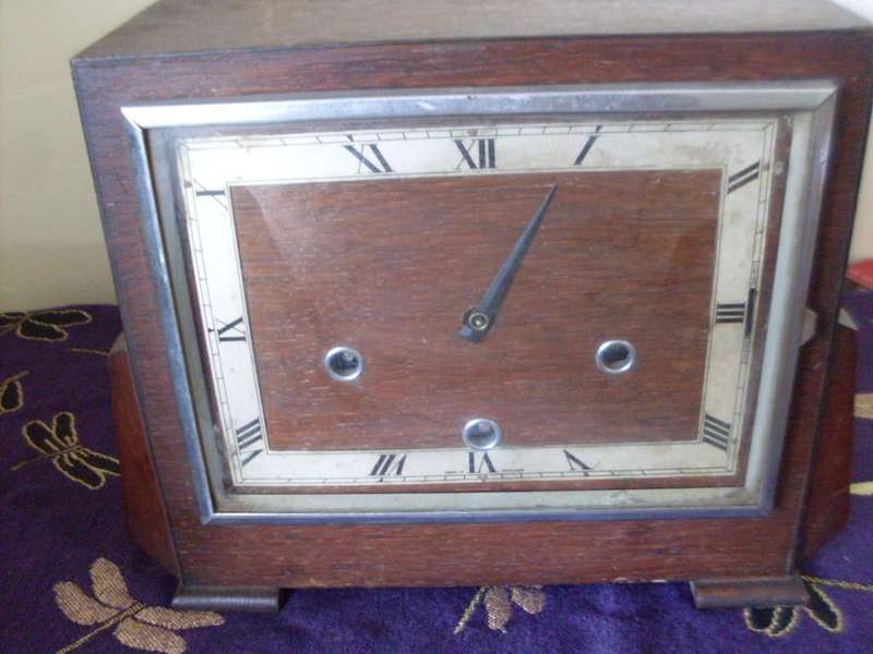 VINTAGE WOODEN SQUARE SHAPE BRITISH MANTLE CLOCK...SEE DESCRIPTION