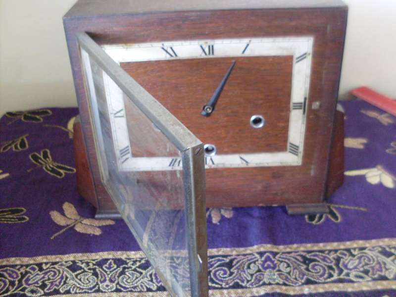 VINTAGE WOODEN SQUARE SHAPE BRITISH MANTLE CLOCK...SEE DESCRIPTION