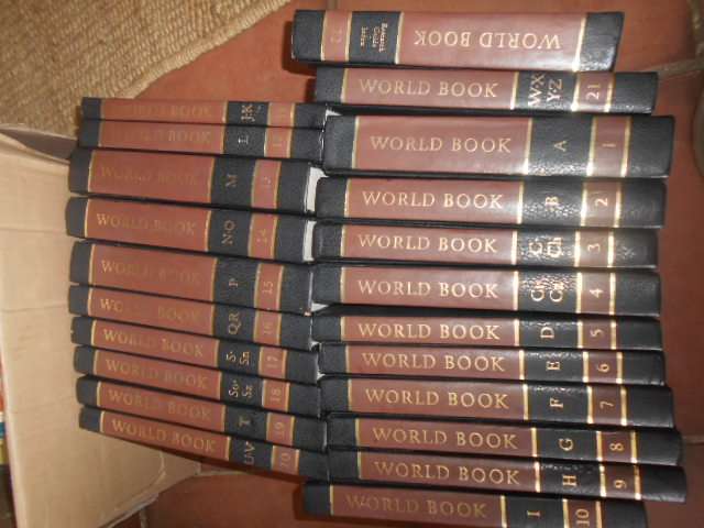 1982 The World Book Encyclopedia (22  full Volume Set) - World Book-Childcraft International