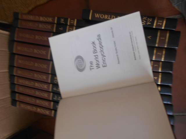 1982 The World Book Encyclopedia (22  full Volume Set) - World Book-Childcraft International