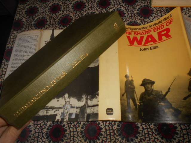 The sharp end of war: The fighting man in World War II - 1980 illus Hardcover Ellis, John
