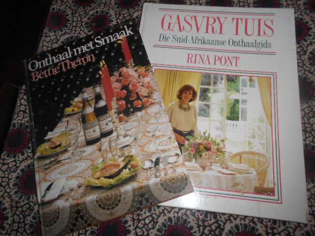 2 Onthaal boeke -  Onthaal met Smaak Bettie Theron  & Gasvry tuis Rina Pont