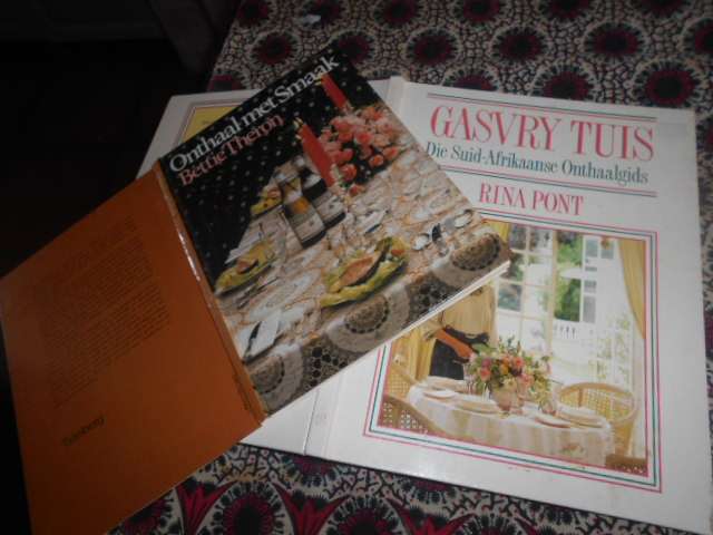 2 Onthaal boeke -  Onthaal met Smaak Bettie Theron  & Gasvry tuis Rina Pont