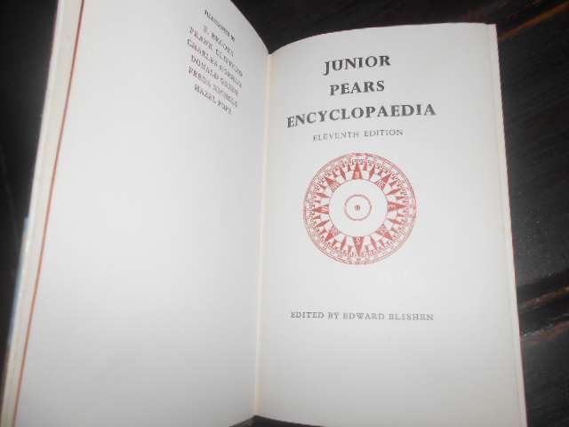 Junior Pears encyclopaedia revised ed  1st ed 1971 illus