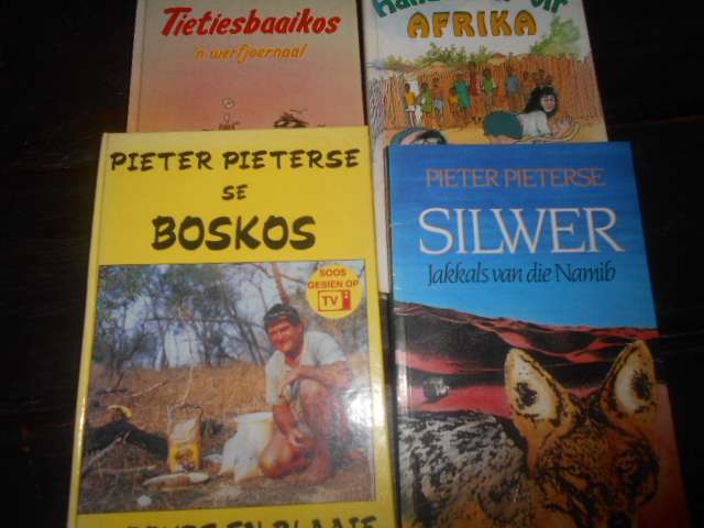 4 boeke van P PIETERSE - BOSKOS resepteboek, HANDE KLAP VIR AFRIKA,  TIETIESBAAI, SILWER