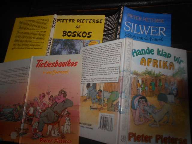 4 boeke van P PIETERSE - BOSKOS resepteboek, HANDE KLAP VIR AFRIKA,  TIETIESBAAI, SILWER