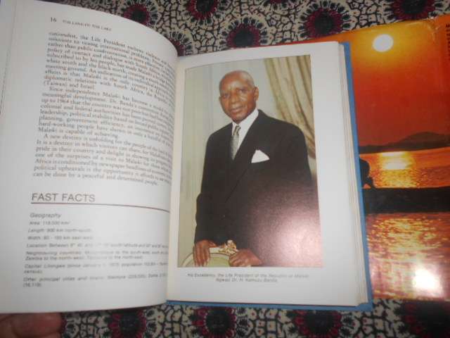 THE LAND OF THE LAKE -  A guide to Malawi by David Tattersall hardb