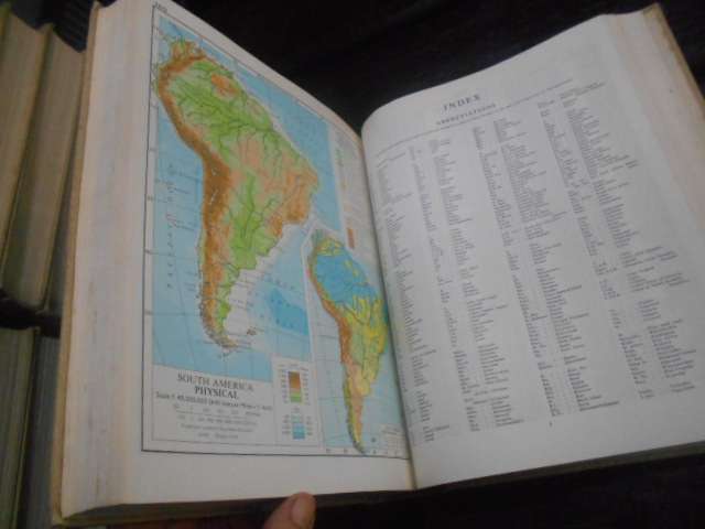 17/68 Full Set Of 24 Books (23 Books Plus Index) Of Encyclopaedia Britannica