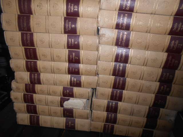 17/68 Full Set Of 24 Books (23 Books Plus Index) Of Encyclopaedia Britannica