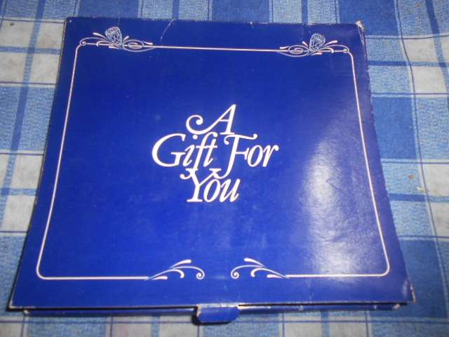 A GIFT FOR YOU - 4 RAMA RECIPE BOOKS IN FOLDER  - CUISINE ENTERTAINING FOR ALL SEASONS