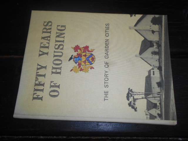 FIFTY YEARS OF HOUSING -  STORY OF GARDEN CITIES 1972  Pinelands illus