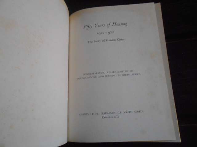 FIFTY YEARS OF HOUSING -  STORY OF GARDEN CITIES 1972  Pinelands illus