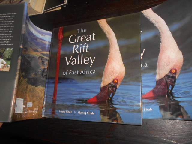THE GREAT RIFT VALLEY OF EAST AFRICA - A SHAH & M SHAJ 2008  picture book