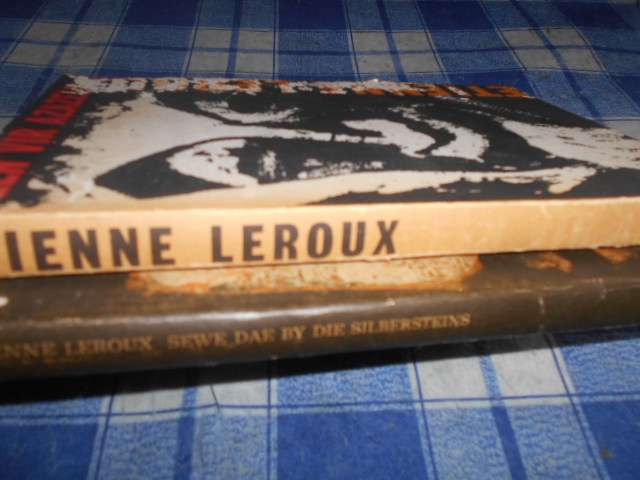 2 Etienne LeRoux boeke -  7 dae by die Silbersteins & Een vir Azanel