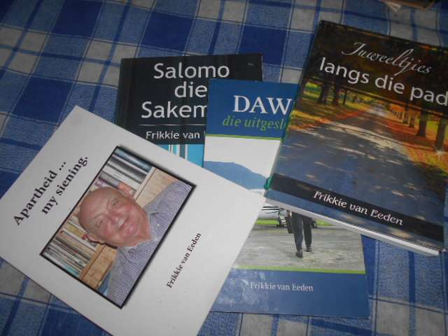 Vier Frikkie van Eeden boeke autographed, Juweeltjies/Salomo/David ens