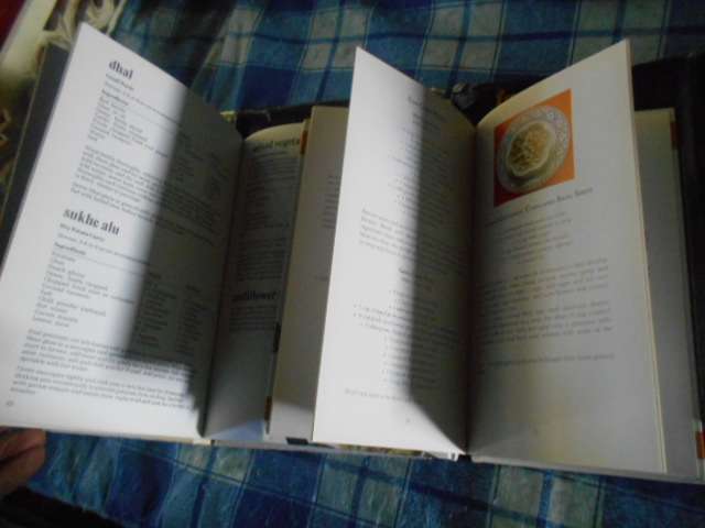 2 Charmaine Solomon  illus. cooking books - Oriental Banquets & Far Eastern Cookbook