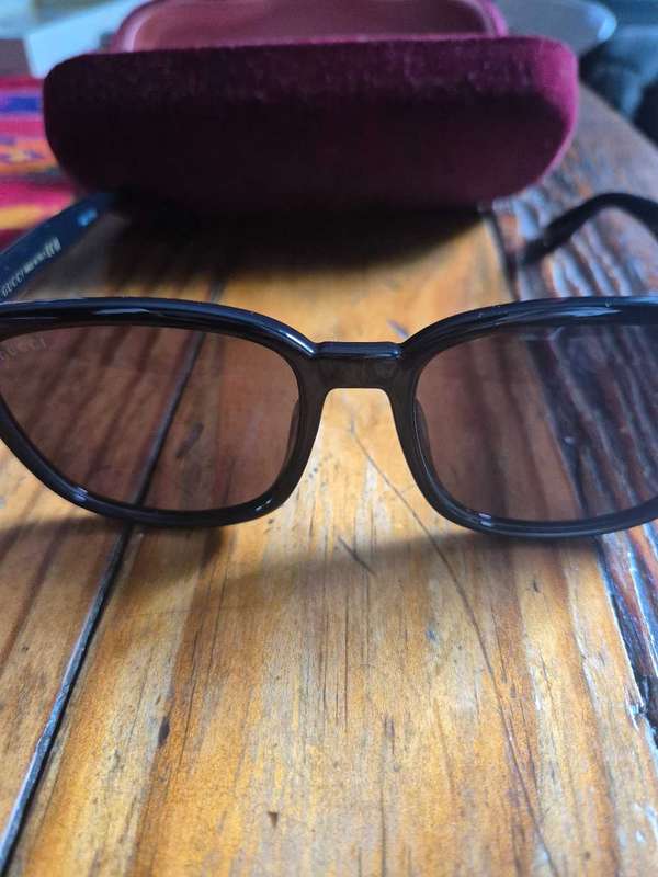 Gucci sun