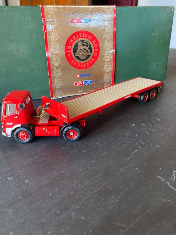 AEC MANDATOR TRUCK AND TRAILER BY CORGI 1:50 SCALE