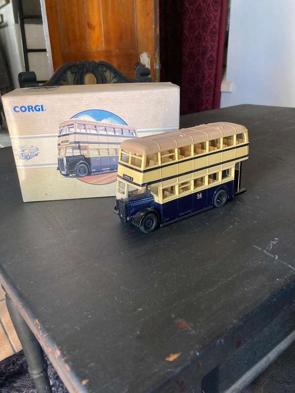 GUY ARAB BUS BY CORGI 1:50 SCALE WITH BOX