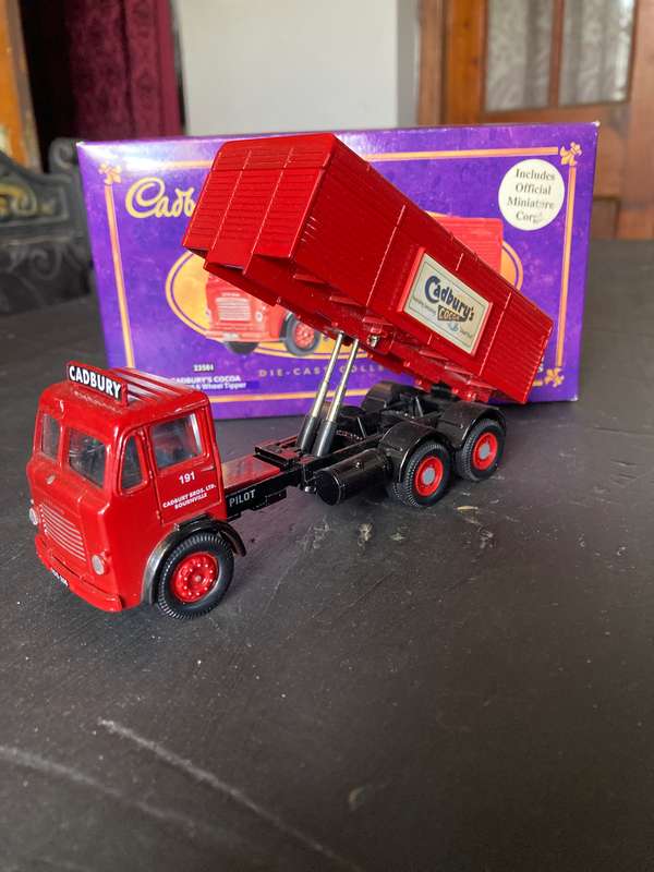 LEYLAND CADBURY'S TIPPER BY CORGI 1:50 SCALE WITH BOX