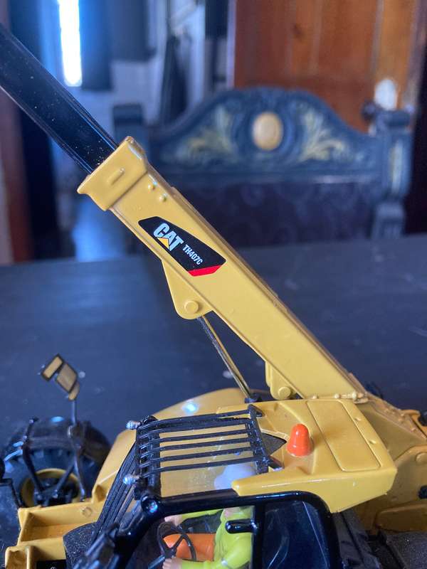 CAT TELEHANDLER BY DIE CAST MASTERS 1:25 SCALE
