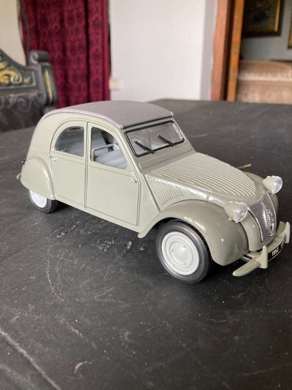 CITROEN BY MAISTO 1: 18 SCALE