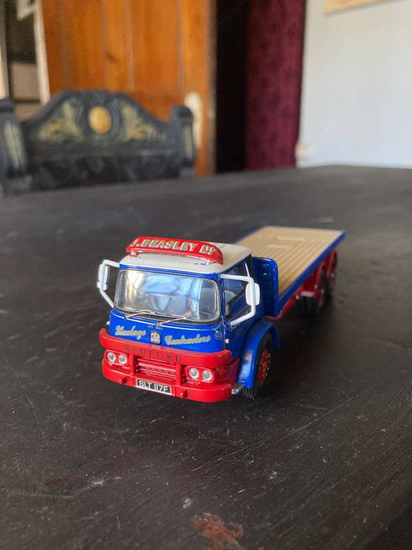 BEDFORD TK BY CORGI 1:50 SCALE