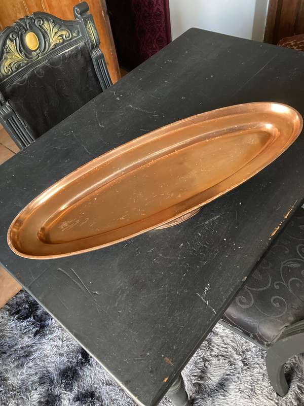 LARGE METAL CENTRE PIECE
