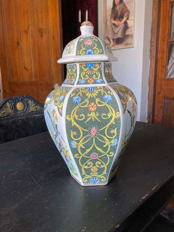 VERY LARGE ORIENTAL GINGER JAR